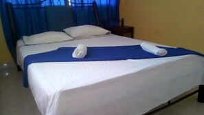 Iron/ironing board, bed sheets