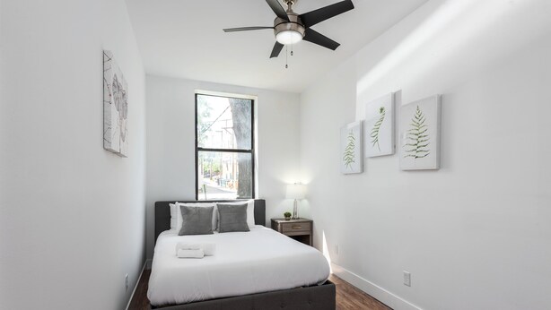 Unclassified image, 1 of 25, button - Apts at S 8th by NamaStay (St. Louis)