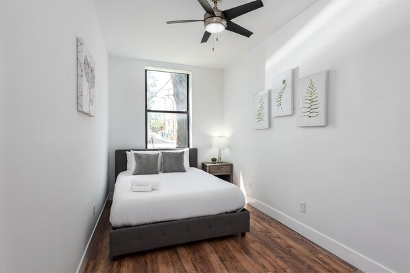 Classic Apartment, 1 Bedroom, Non Smoking, Kitchen | Iron/ironing board, free WiFi, bed sheets