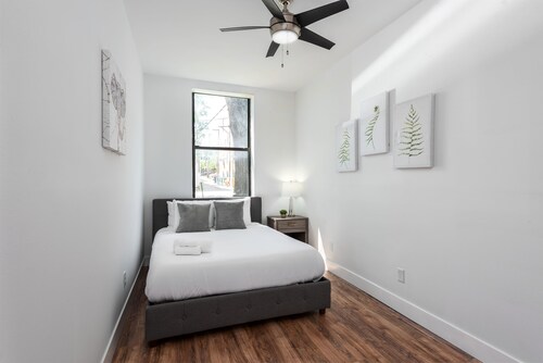 Apts at S 8th by NamaStay