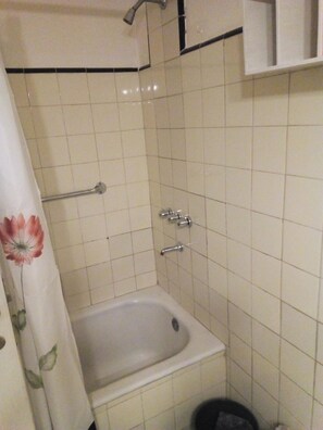 Handtücher, Seife, Toilettenpapier