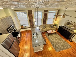 Smart TV - Heart of the Arts District Penthouse - West Broad VCU MCV Prime Downtown! (Richmond)