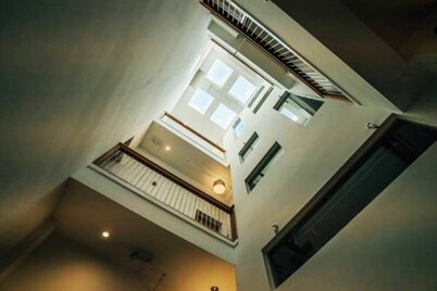 Heart of the Arts District King Bed Suite - West Broad near VCU/MCV New Condo