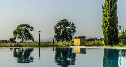 Grand appartement entre campagne et mer avec piscine et jardin!