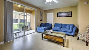 Living room - Enchanting Vacation Escape (Davenport)