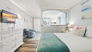 Tabla de planchar con plancha, wifi gratis y ropa de cama 