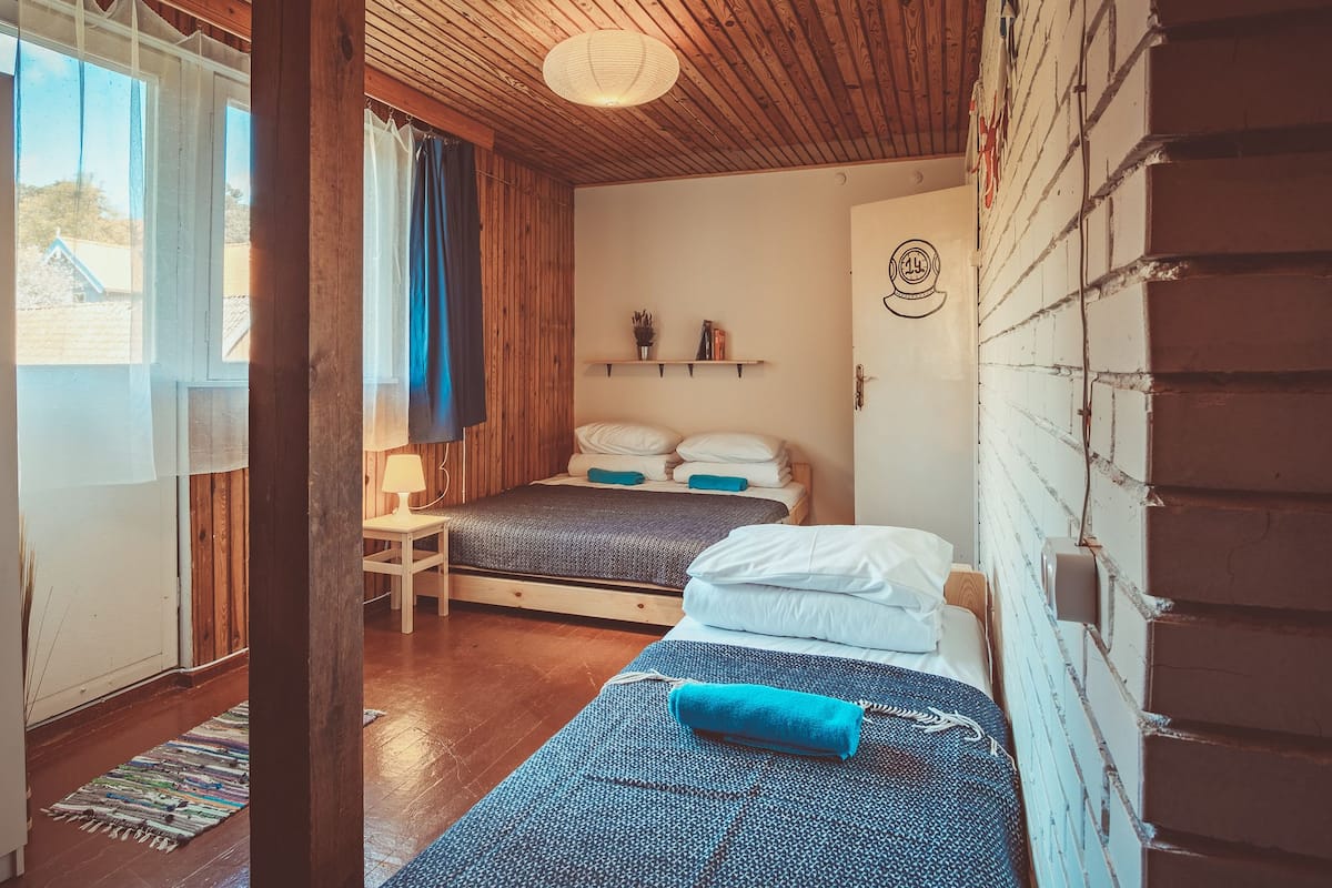 Free WiFi, bed sheets