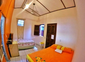 Quarto triplo | Wi-Fi de cortesia, roupa de cama