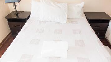 Egyptian cotton sheets, premium bedding, WiFi, bed sheets