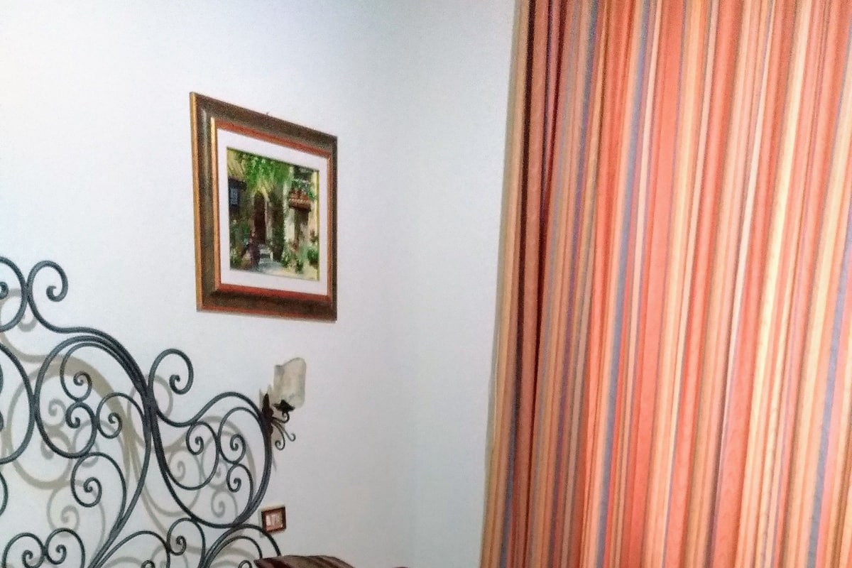 Minibar, in-room safe, individually decorated, individually furnished