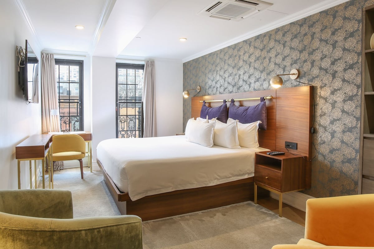 superior king | 1 bedroom, egyptian cotton sheets, premium bedding, pillow-top beds