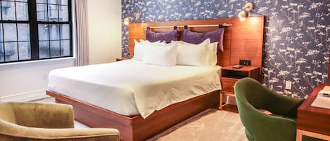 Suite, 1 King Bed with Sofa bed