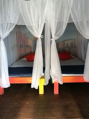 Wifi gratis y ropa de cama