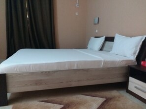 Lägenhet Comfort | Skrivbord, mörkläggningsgardiner, extrasängar och gratis wi-fi