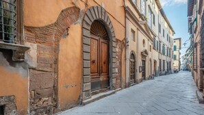 Exterior - Tuscan style apartment in Centro Storico (Lucca)