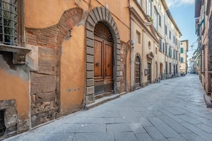 Exterior - Tuscan style apartment in Centro Storico (Lucca)