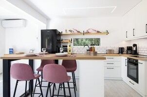 Apartment, 1 Schlafzimmer, Terrasse | Eigene Küche | Großer Kühlschrank, Mikrowelle, Herdplatte