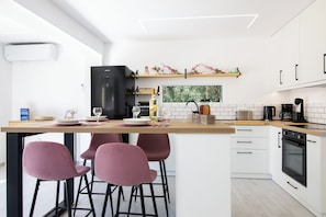 Private kitchen - The Olive Grove Cottage by Konnect, 2.5 km from Ipsos (Corfu)