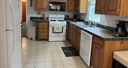 Port Sanilac - Lexington area, Country Setting "Home Away from Home"