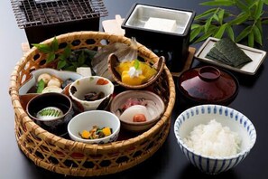 Food and drink - Kaisekiyado Shiori (Tatsuno)