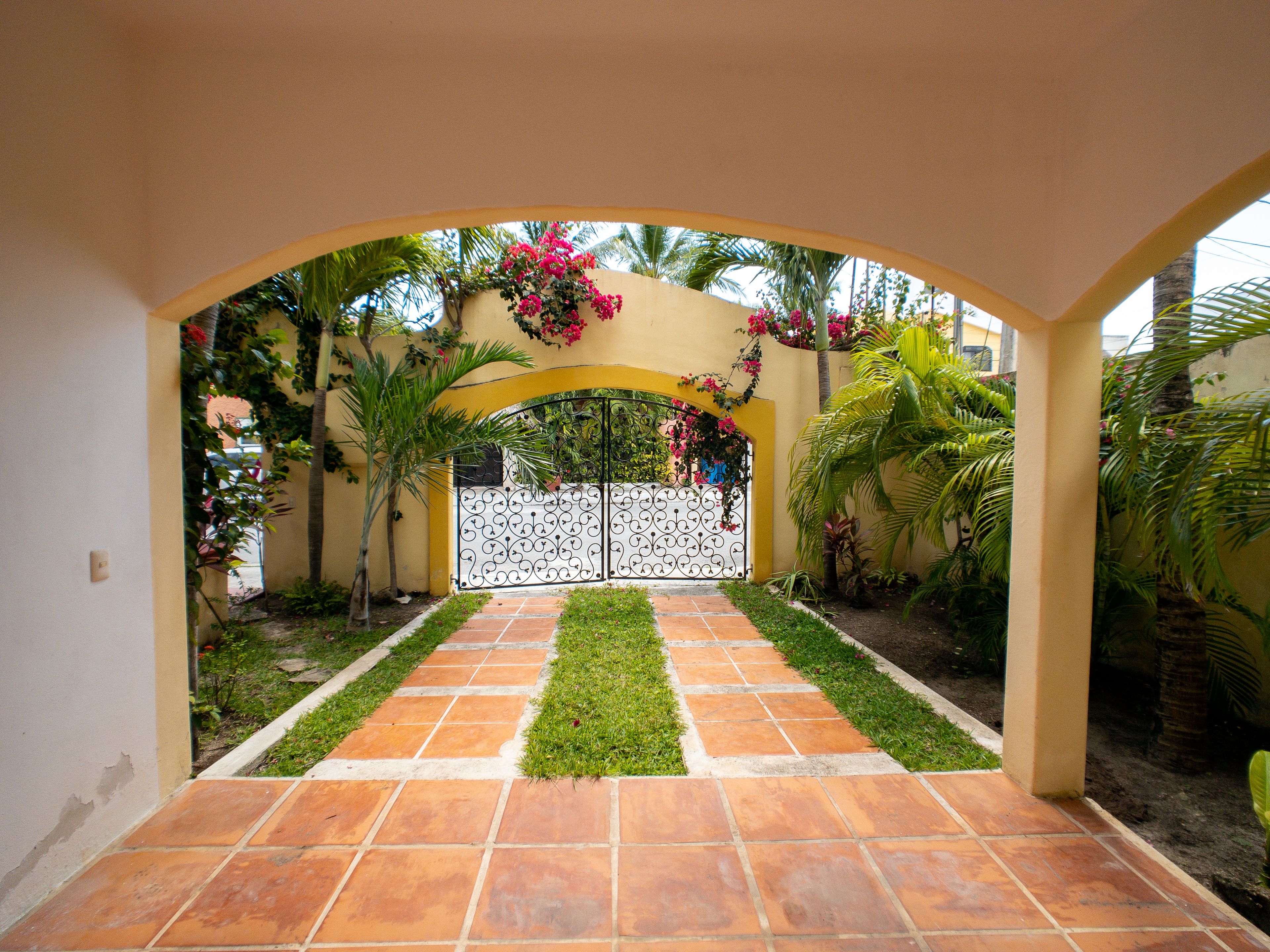 Photo - Casa Zarah - Hacienda Family Home - Pool and 2-Block to Beach