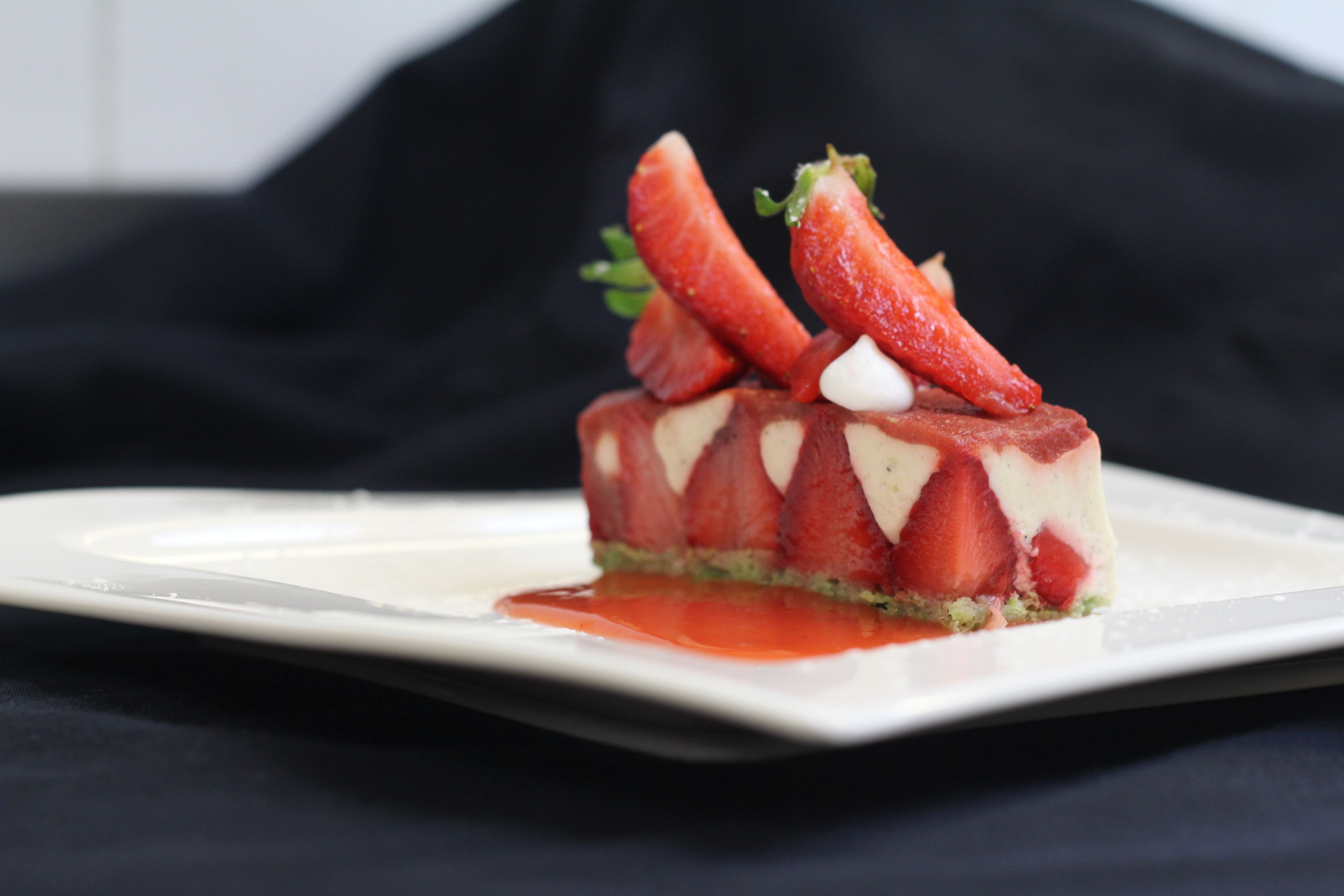 حيث تُقدم وجبات الإفطار، العشاء، الإفطار المتأخر، الأطباق الفرنسية