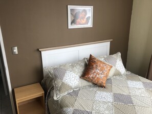 Family Apartment, 1 Queen Bed, City View | Laptop workspace, blackout curtains, free WiFi, bed sheets - Bello Departamento San Ignacio (Santiago)