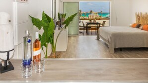Comfort Studio, 1 King Bed, Sea View | In-room safe, iron/ironing board, WiFi (free), bed sheets - Résidence La Plage (Orient Bay)