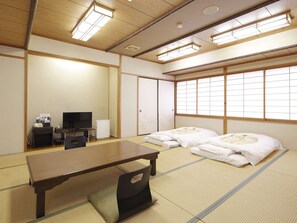 Unclassified image, 4 of 43, button - Midori kan (Handa)