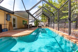 Pool - Coastal Breeze - Beach Pool Home - Steps to North Beach! (Clearwater)