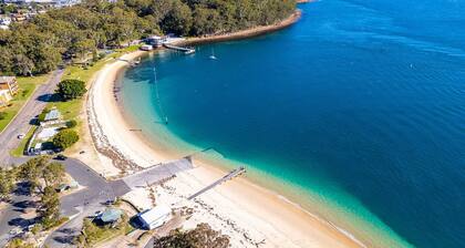 Intrepid, 14/3 Intrepid Close - Unlimited magnificent water views