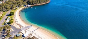Intrepid, 14/3 Intrepid Close - Unlimited magnificent water views