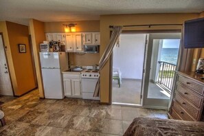 Frigorifero, microonde, forno, macchina per tè/caffè