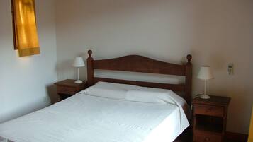 2 habitaciones, caja de seguridad en la habitación y muebles diferentes