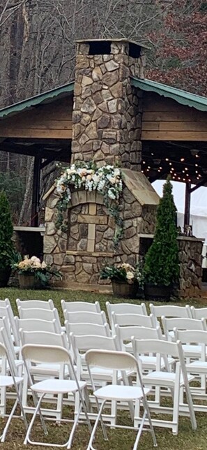 Property grounds - Deer Crossing Lodge- PERFECT LODGE RETREAT FOR YOUR FAMLY REUNION (Sautee Nacoochee)