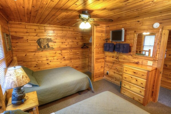 6 bedrooms, travel cot, free WiFi - Deer Crossing Lodge- PERFECT LODGE RETREAT FOR YOUR FAMLY REUNION (Sautee Nacoochee)
