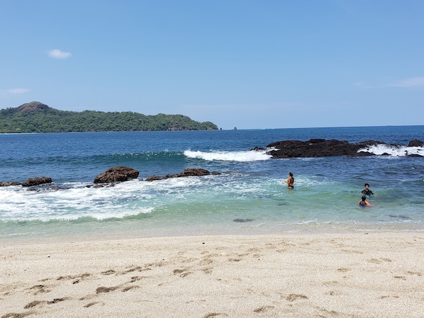 Beach nearby, sun loungers, beach towels