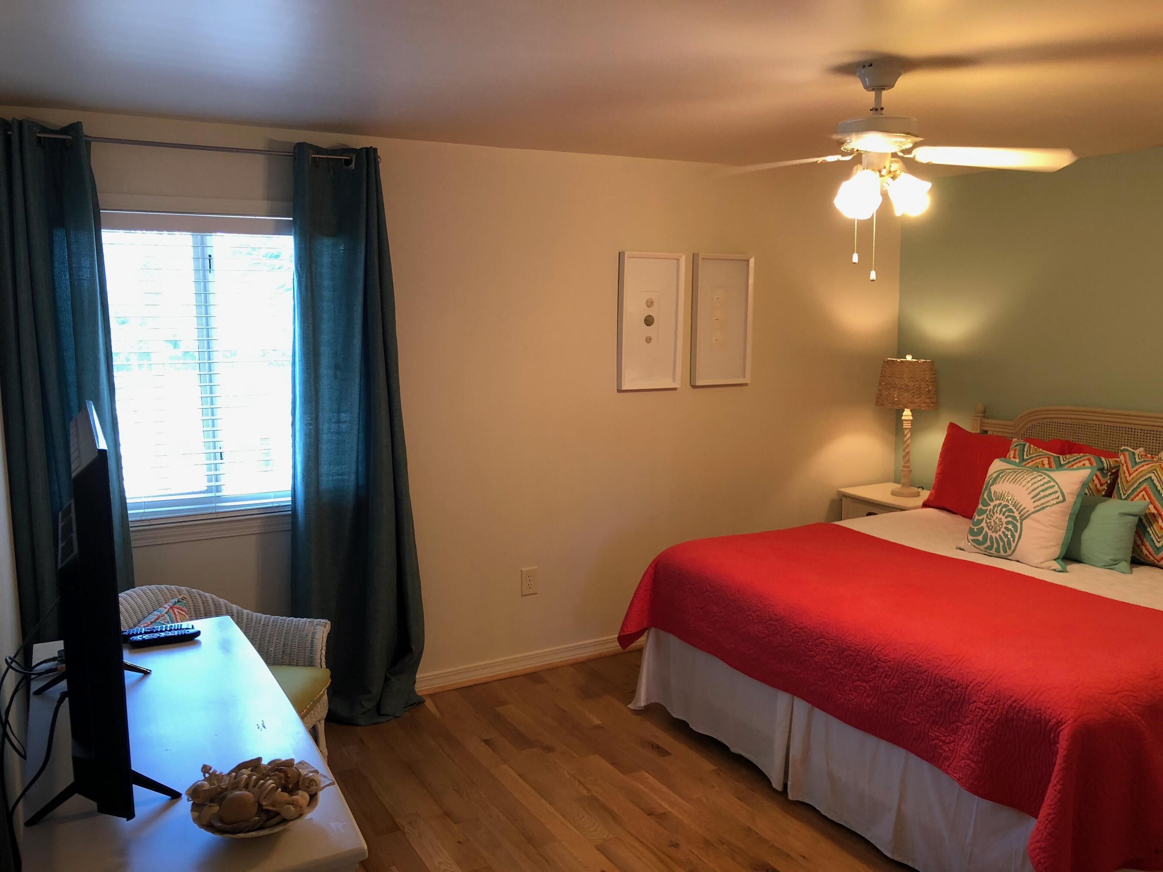 3 chambres, fer et planche à repasser, Wi-Fi, draps fournis