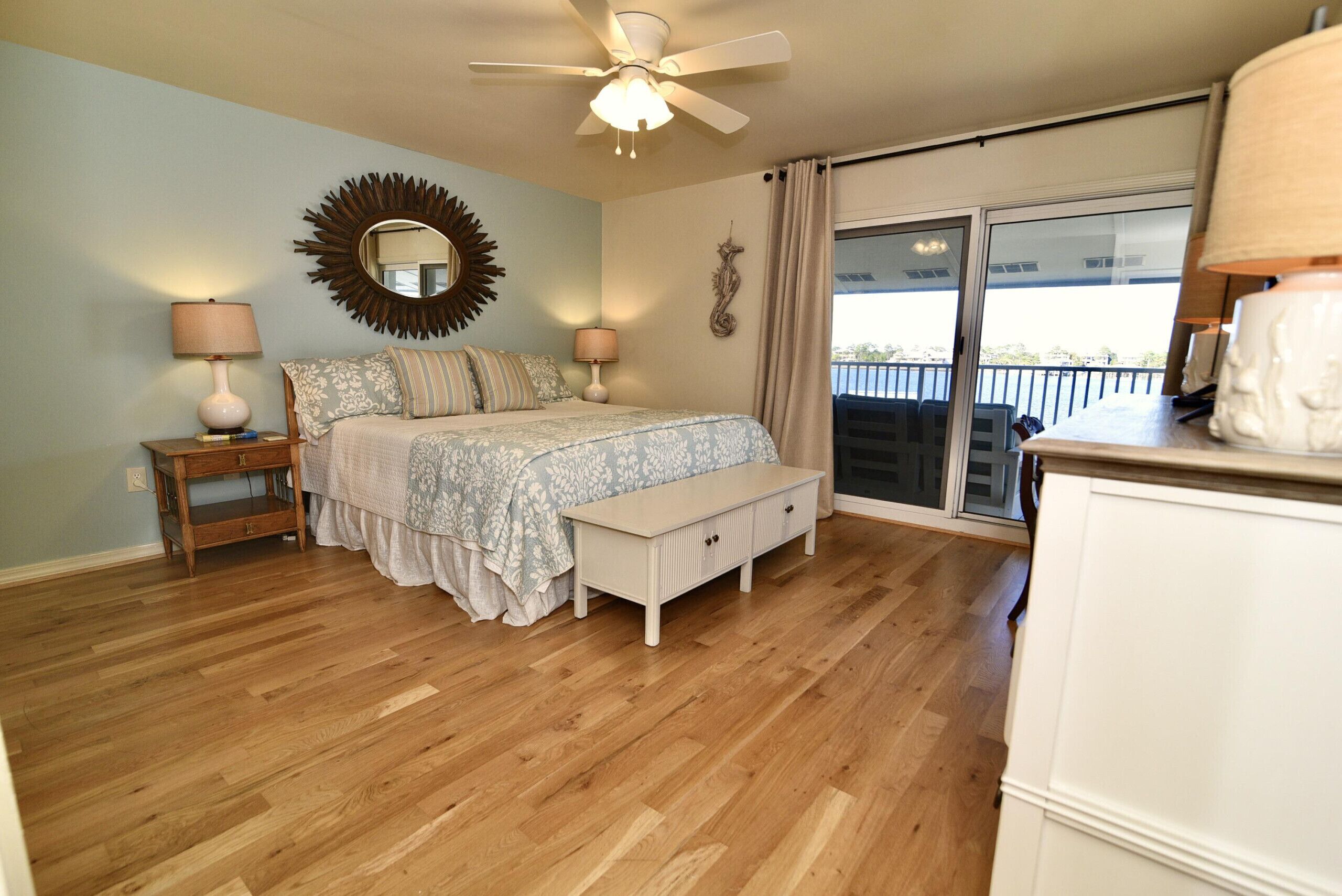 3 bedrooms, iron/ironing board, internet, bed sheets