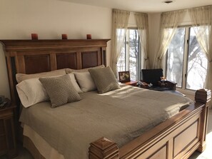 7 bedrooms, desk, iron/ironing board, free WiFi