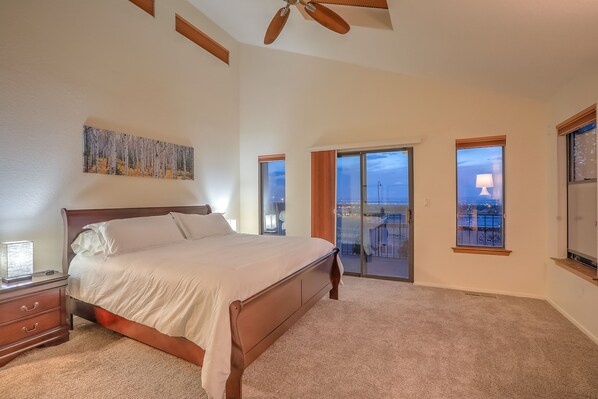 3 bedrooms, iron/ironing board, free WiFi, bed sheets - Charming home in the Albuquerque foothills (Albuquerque)