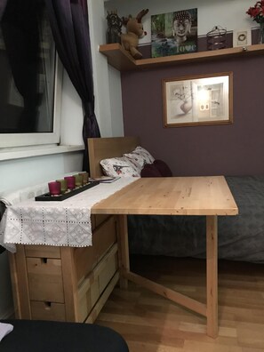 1 makuuhuone, silitysrauta/-lauta, Wi-Fi, vuodevaatteet