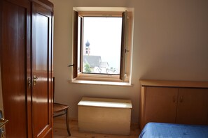 3 bedrooms, iron/ironing board, free WiFi, bed sheets - Renovated flat with gorgeous view in the Dolomites (Daiano)
