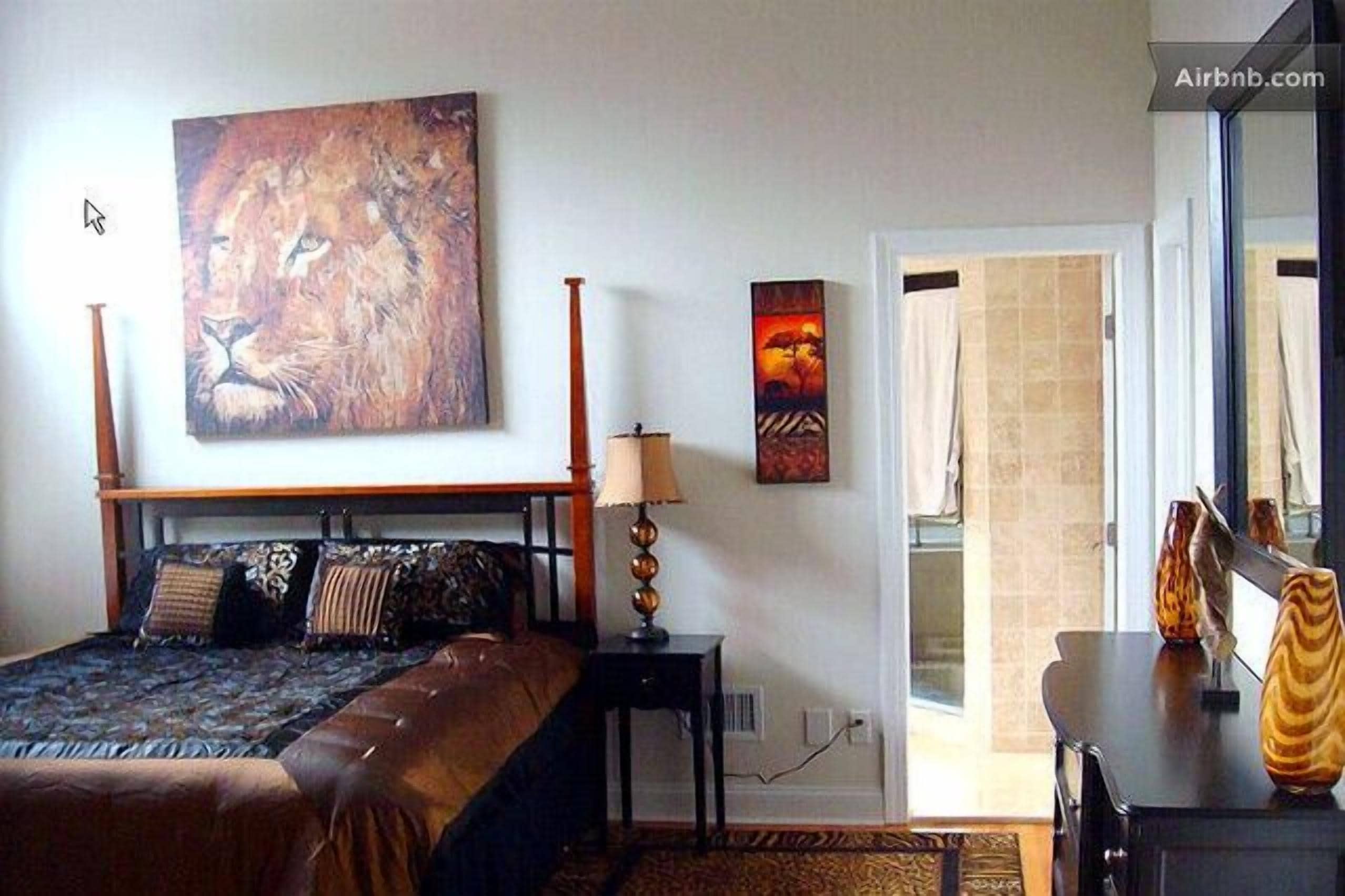 7 室のベッドルーム、デスク、アイロン / アイロン台、WiFi (無料)