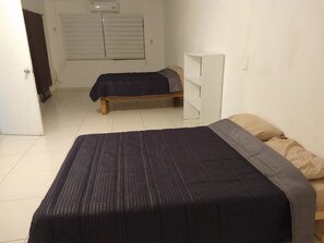 Blackout curtains, free WiFi - Hermosa casa con jardin y alberca (Zapopan)