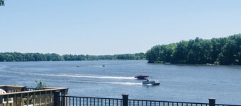 Lakeside Paradise on Berlin 