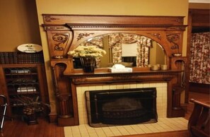 Habitación clásica, 1 cama de matrimonio | Servicio de la habitación