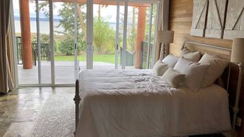 3 habitaciones, tabla de planchar con plancha, cuna de viaje y wifi