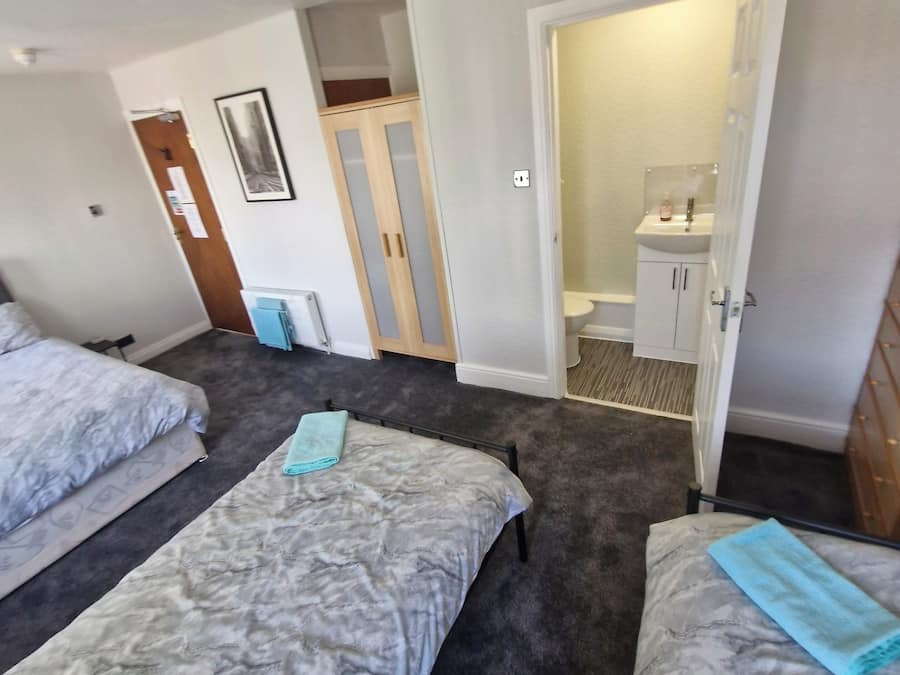 Individually decorated, iron/ironing board, free WiFi, bed sheets
