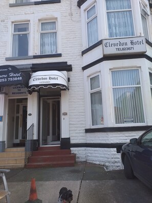 숙박 시설 정면